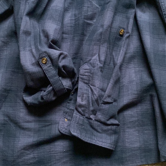 Carhartt button down plaid shirt - Picture 3 of 8